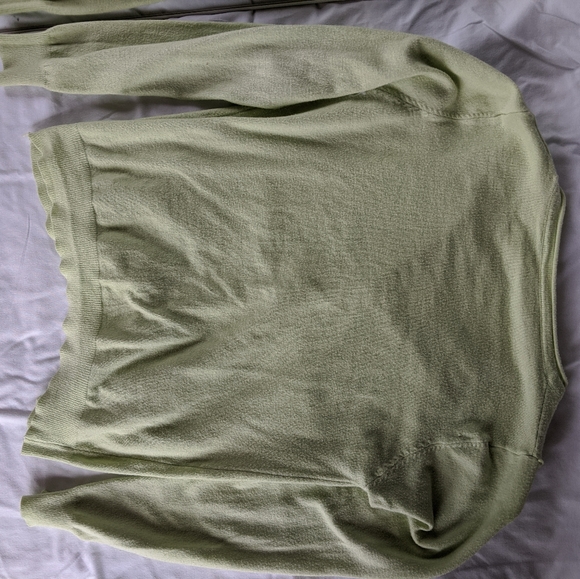 Green Spring/Summer Clothes - Picture 5 of 7
